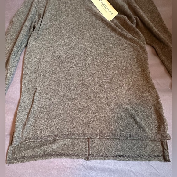 NWT~Nation LTD. Cold Shoulder Shirt - Picture 8 of 10